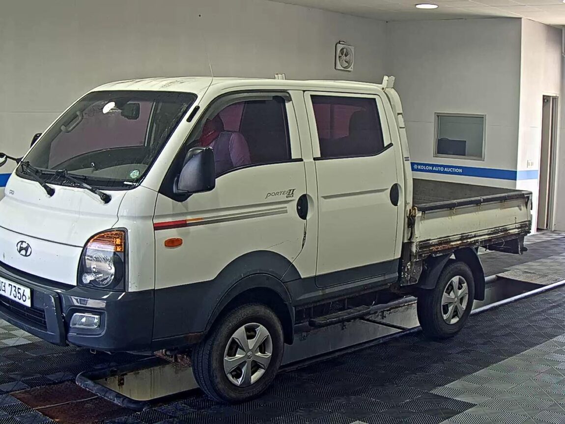 HYUNDAI PORTER II CRDi 4WD DOUBLE CAB LONG WHEELBASE GOLD 2016 - zdjęcie 2