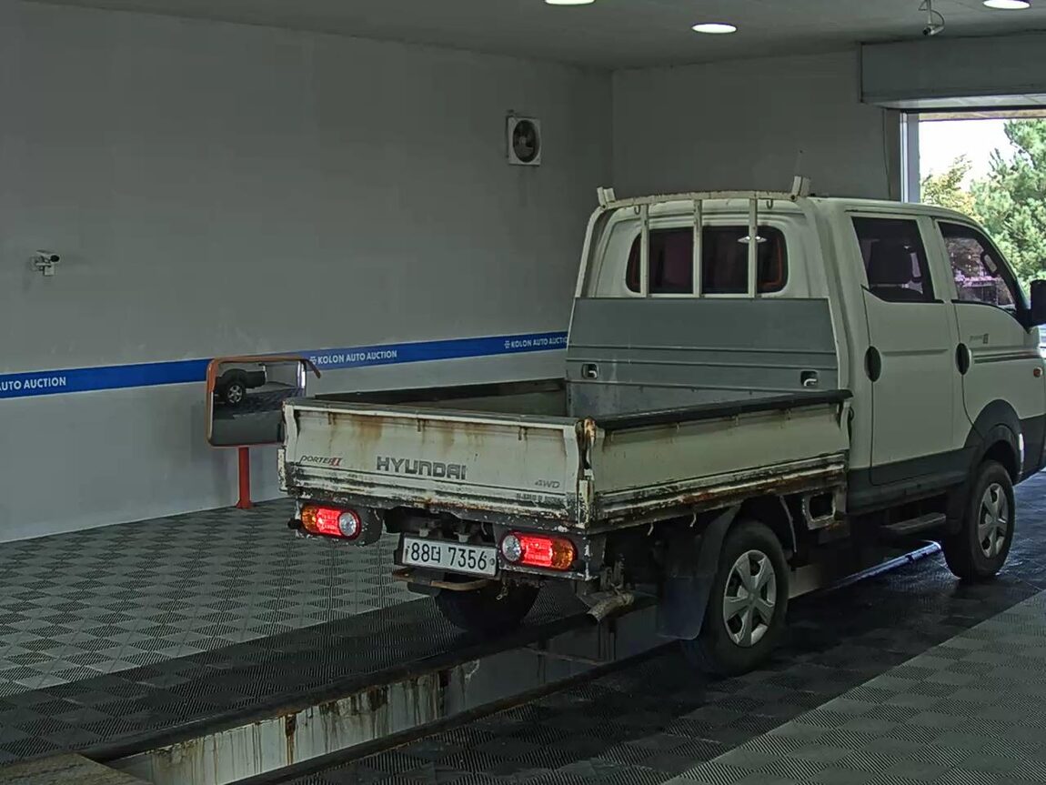 HYUNDAI PORTER II CRDi 4WD DOUBLE CAB LONG WHEELBASE GOLD 2016 - zdjęcie 5