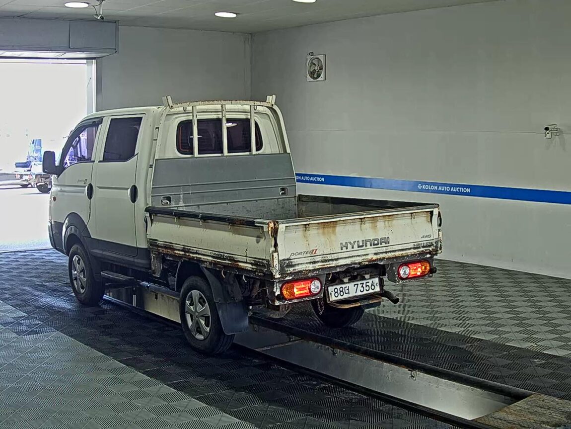 HYUNDAI PORTER II CRDi 4WD DOUBLE CAB LONG WHEELBASE GOLD 2016 - zdjęcie 6
