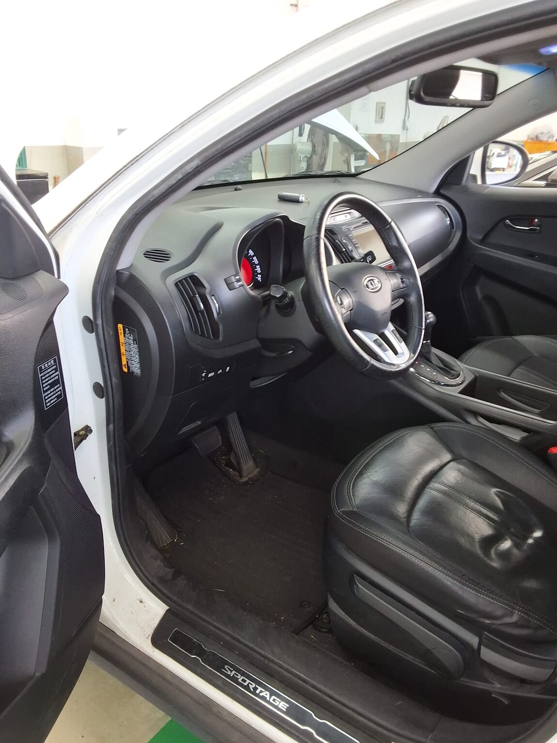 KIA SPORTAGE R DIESEL R2.0 2WD TLX PREMIUM 2011 - zdjęcie 10
