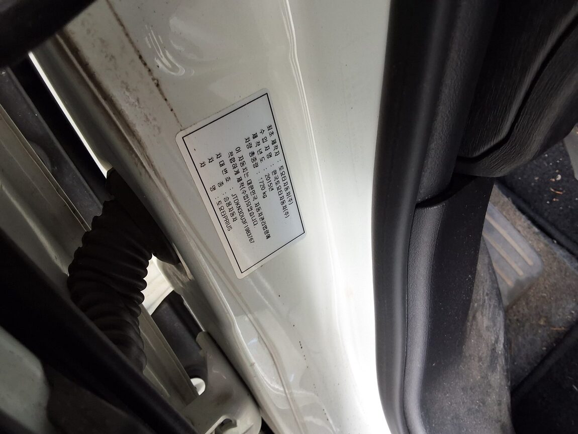 TOYOTA PRIUS (3RD GEN) 1.8 2015 - zdjęcie 17
