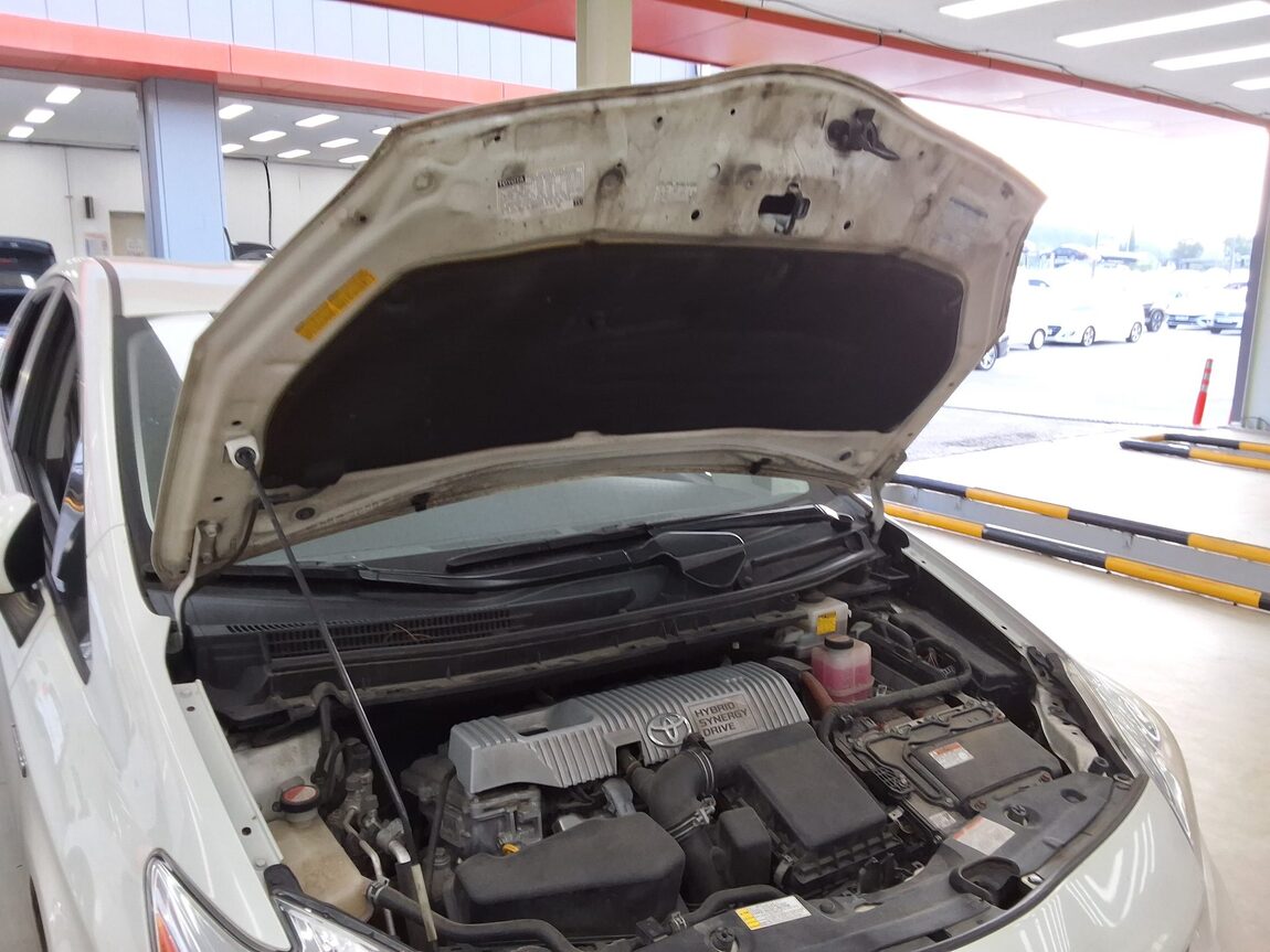TOYOTA PRIUS (3RD GEN) 1.8 2015 - zdjęcie 18