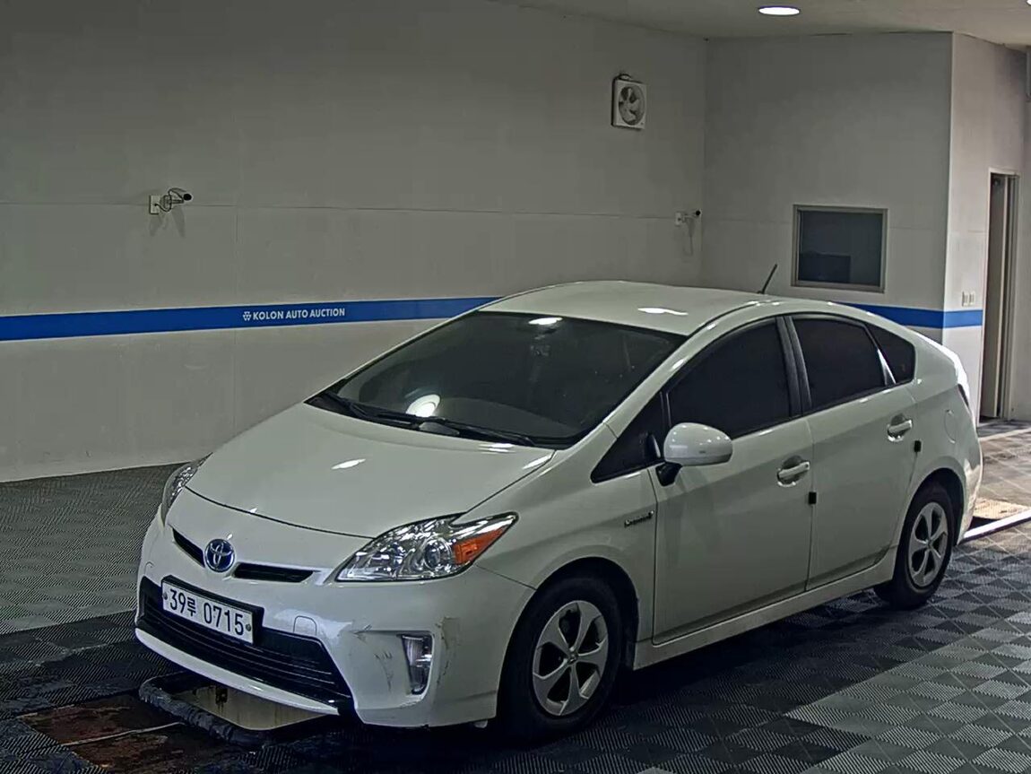 TOYOTA PRIUS (3RD GEN) 1.8 2015 - zdjęcie 2