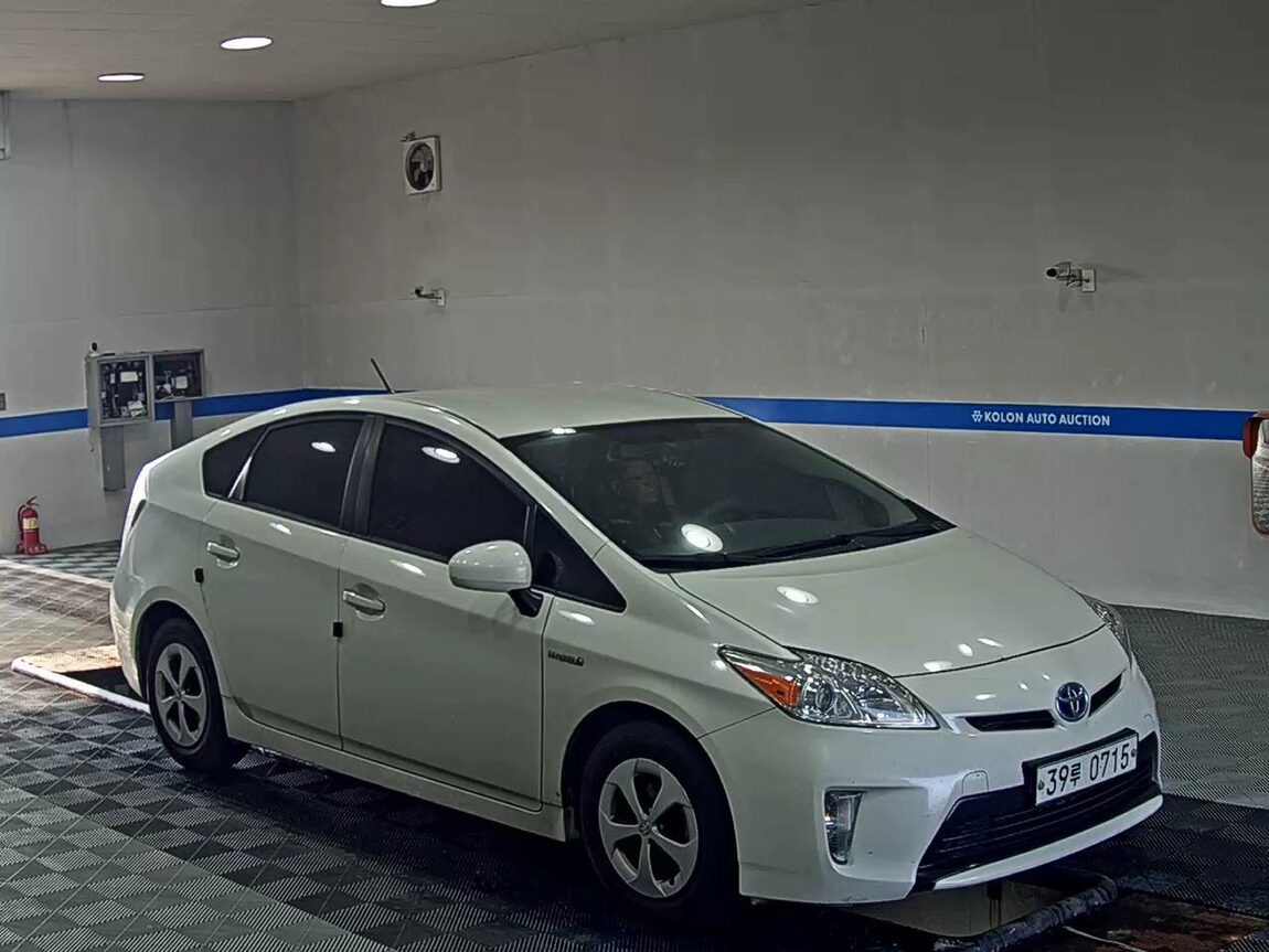TOYOTA PRIUS (3RD GEN) 1.8 2015 - zdjęcie 3