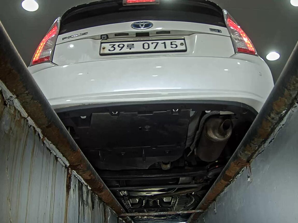 TOYOTA PRIUS (3RD GEN) 1.8 2015 - zdjęcie 8