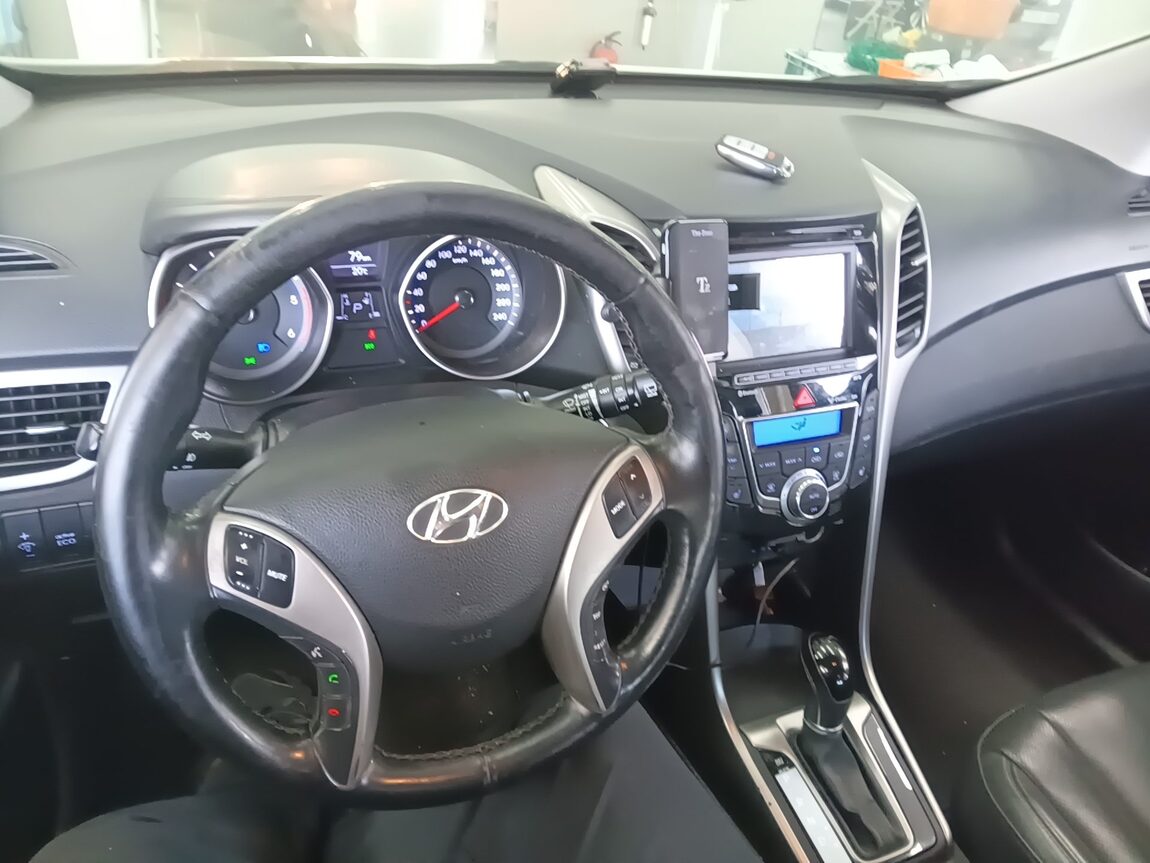 HYUNDAI THE NEW i30 1.6 VGT PYL 2016 - zdjęcie 11