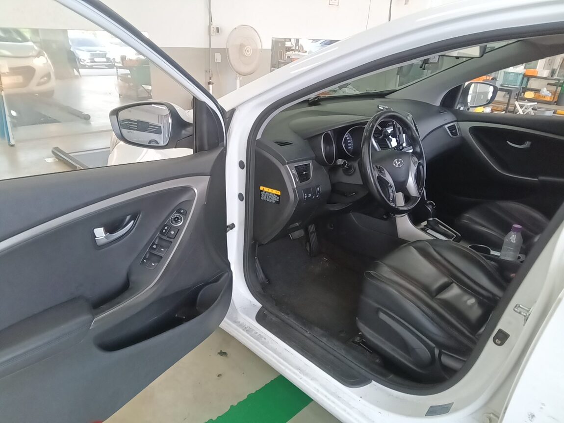 HYUNDAI THE NEW i30 1.6 VGT PYL 2016 - zdjęcie 10