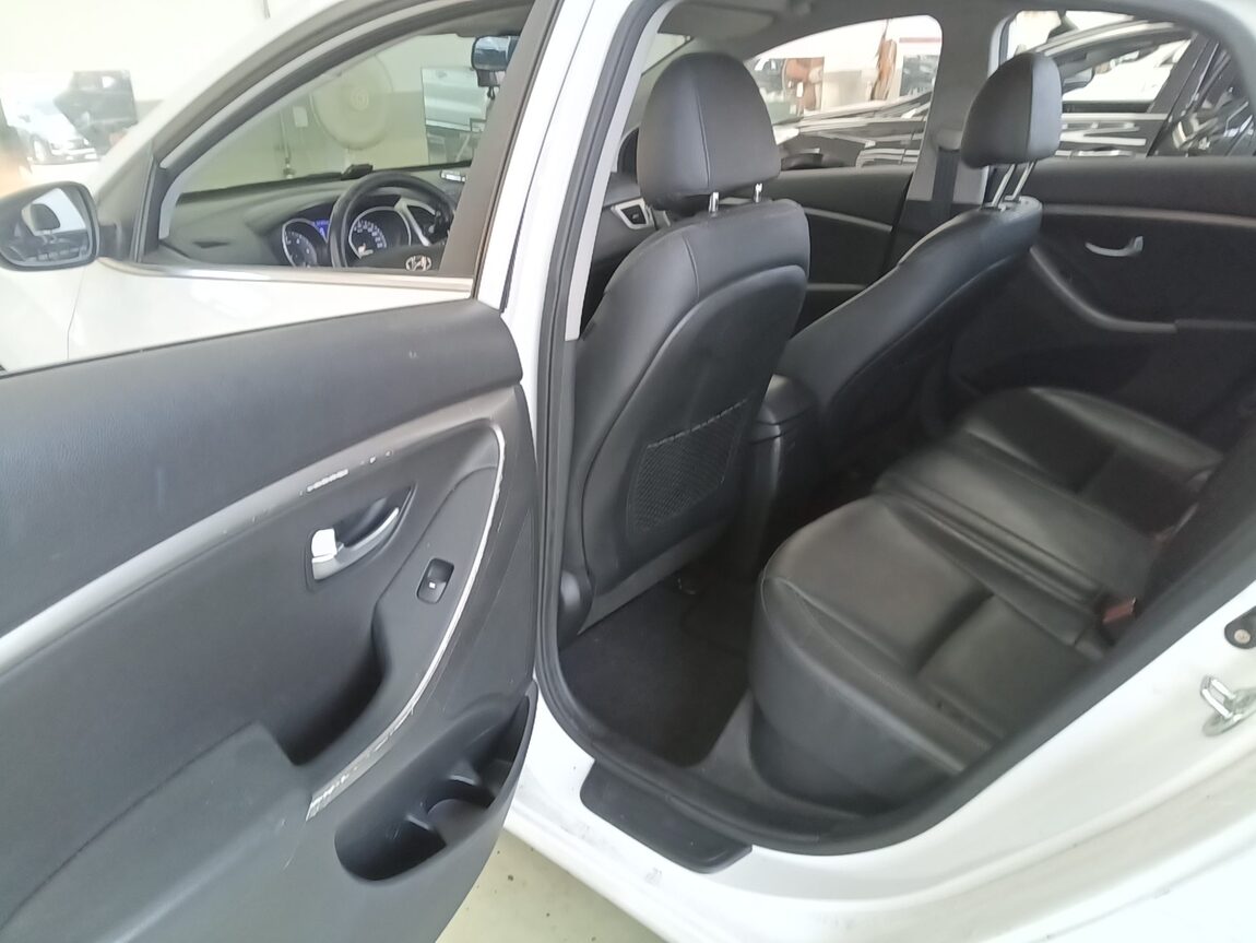 HYUNDAI THE NEW i30 1.6 VGT PYL 2016 - zdjęcie 12