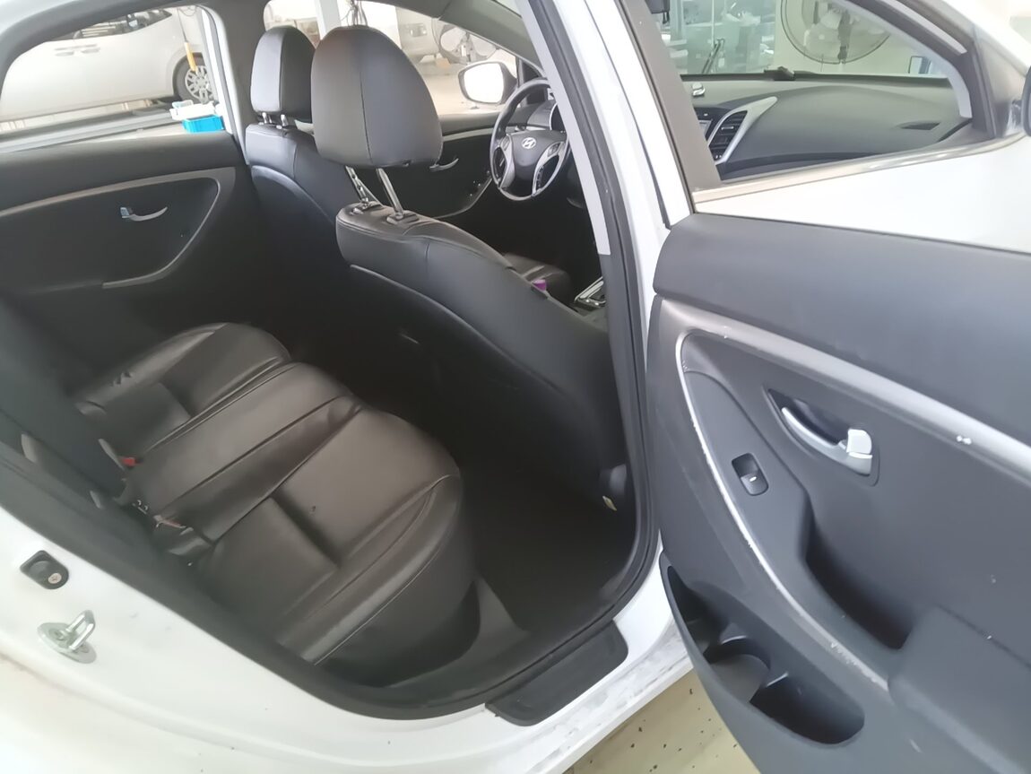 HYUNDAI THE NEW i30 1.6 VGT PYL 2016 - zdjęcie 13