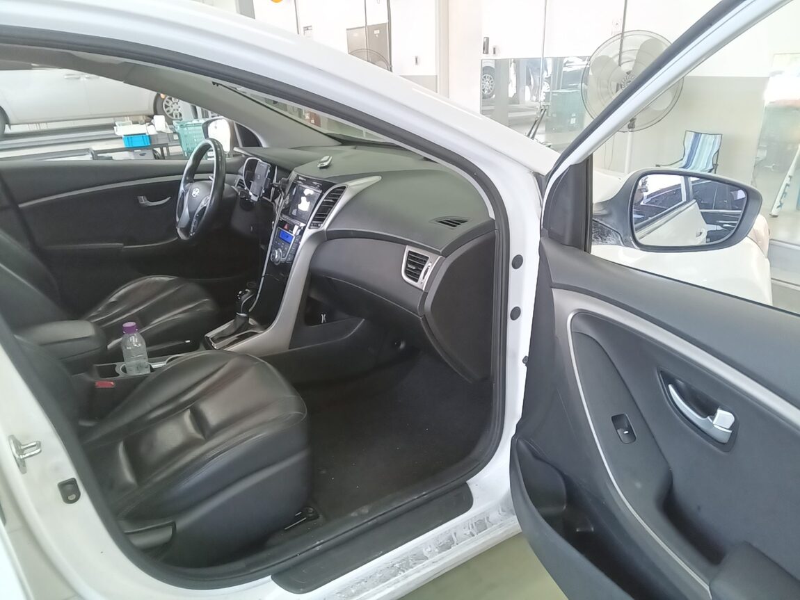 HYUNDAI THE NEW i30 1.6 VGT PYL 2016 - zdjęcie 14