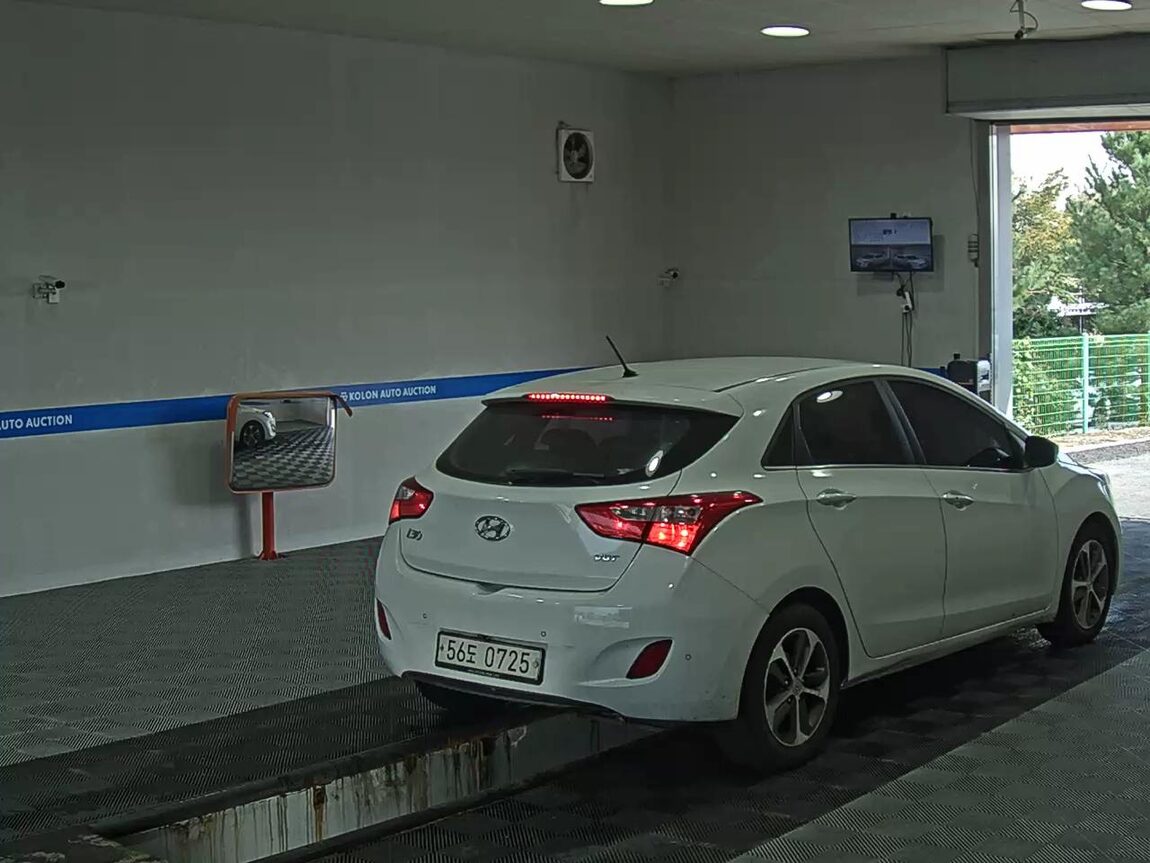 HYUNDAI THE NEW i30 1.6 VGT PYL 2016 - zdjęcie 5