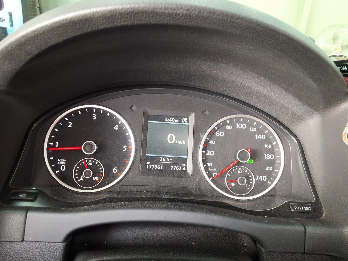 VOLKSWAGEN TIGUAN 2.0 TDI BLUEMOTION PREMIUM 2012 - zdjęcie 10