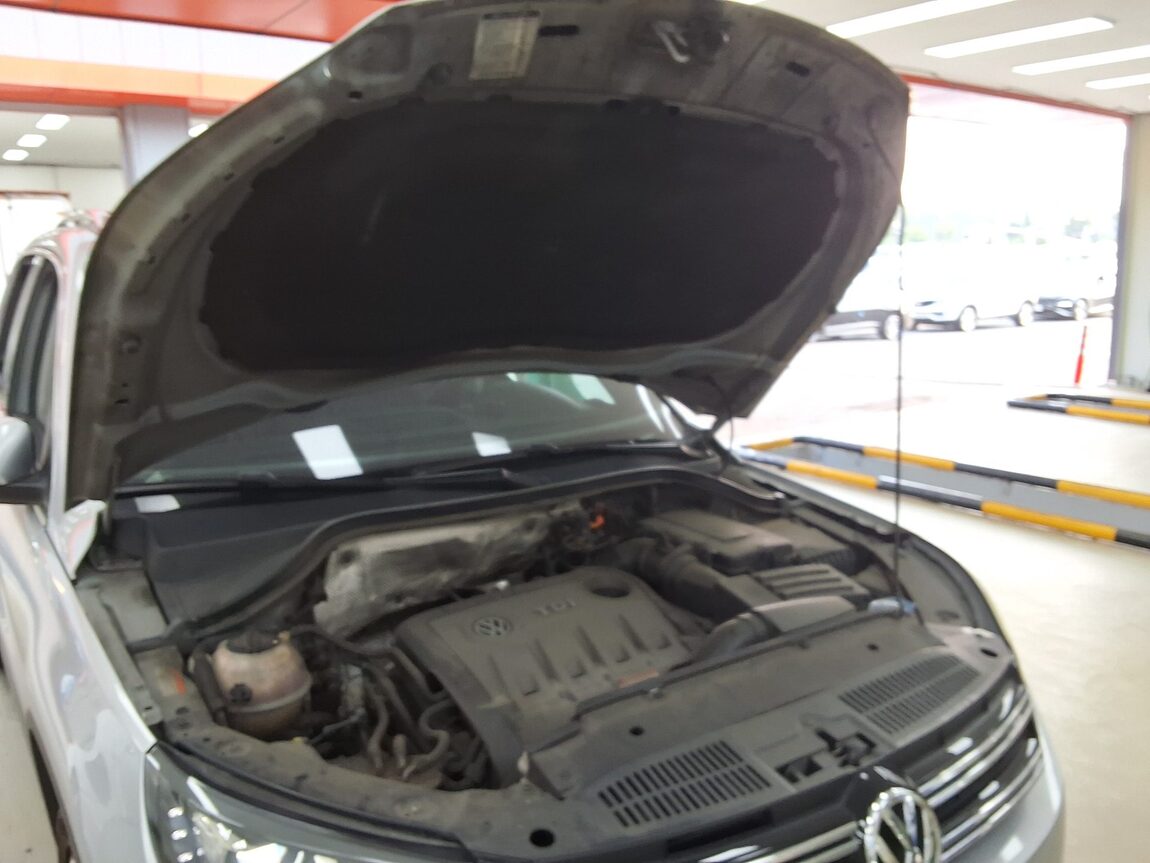 VOLKSWAGEN TIGUAN 2.0 TDI BLUEMOTION PREMIUM 2012 - zdjęcie 18