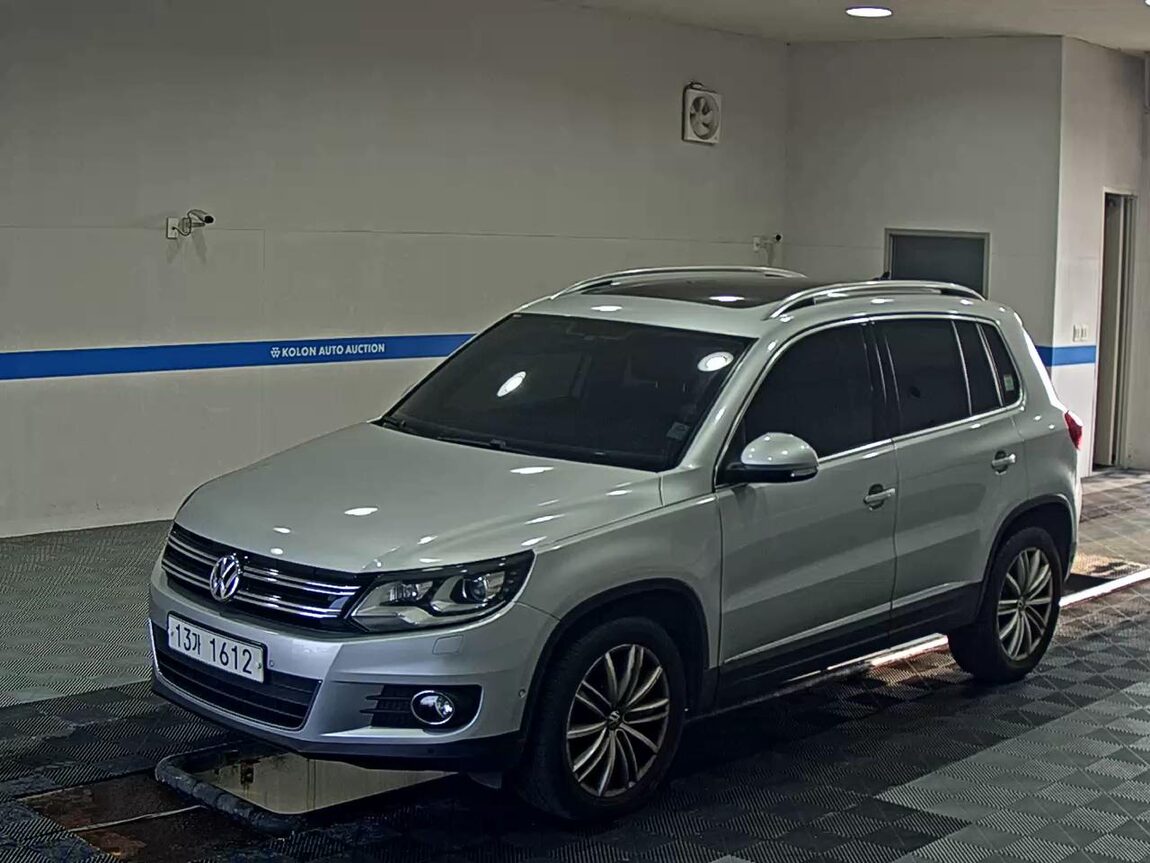 VOLKSWAGEN TIGUAN 2.0 TDI BLUEMOTION PREMIUM 2012 - zdjęcie 2