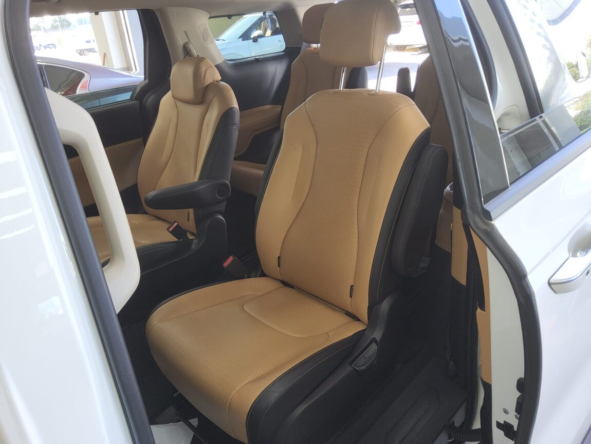 KIA NEW CARNIVAL (KA4) 9-SEATER DIESEL SIGNATURE 2023 - zdjęcie 12
