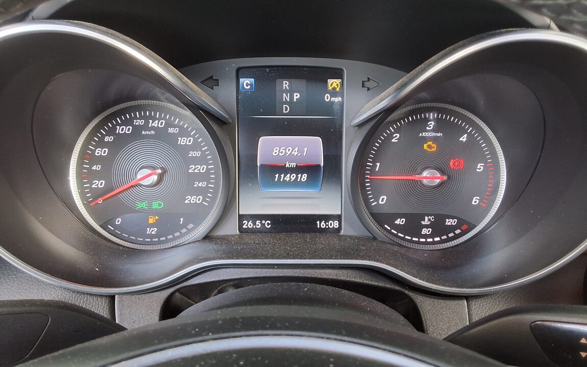 MERCEDES-BENZ C-CLASS (4TH GEN) C220 d AVANTGARDE 2018 - zdjęcie 9