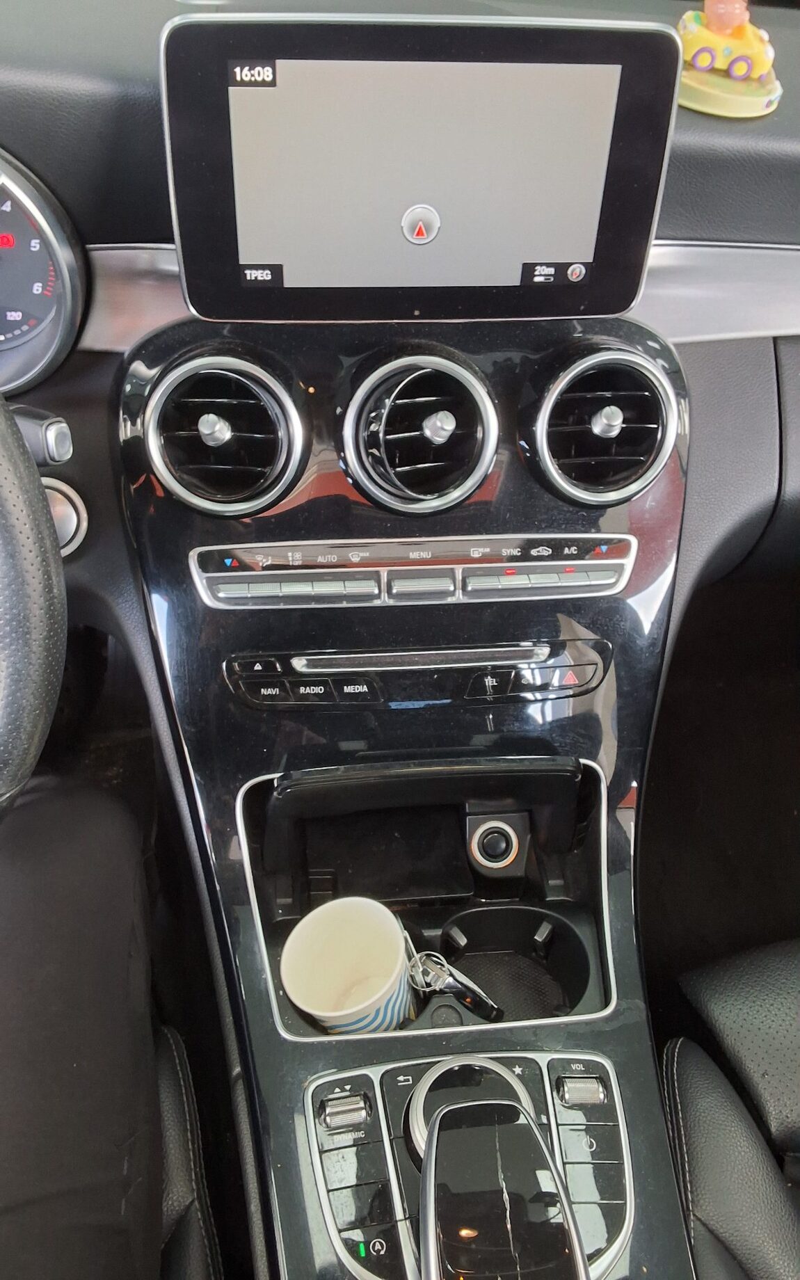 MERCEDES-BENZ C-CLASS (4TH GEN) C220 d AVANTGARDE 2018 - zdjęcie 18