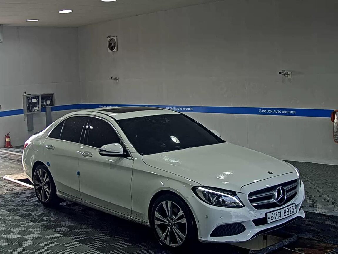 MERCEDES-BENZ C-CLASS (4TH GEN) C220 d AVANTGARDE 2018 - zdjęcie 3