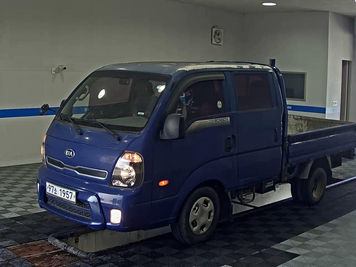 KIA BONGO III CARGO CRDi DOUBLE CAB EXTRA LONG WHEELBASE 2013 - zdjęcie 2