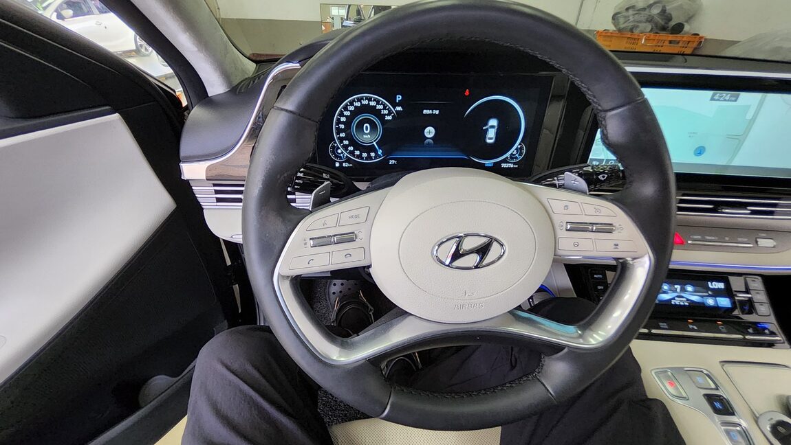 HYUNDAI THE NEW GRANDEUR IG GASOLINE 2.5 LE BLANC 2023 - zdjęcie 17