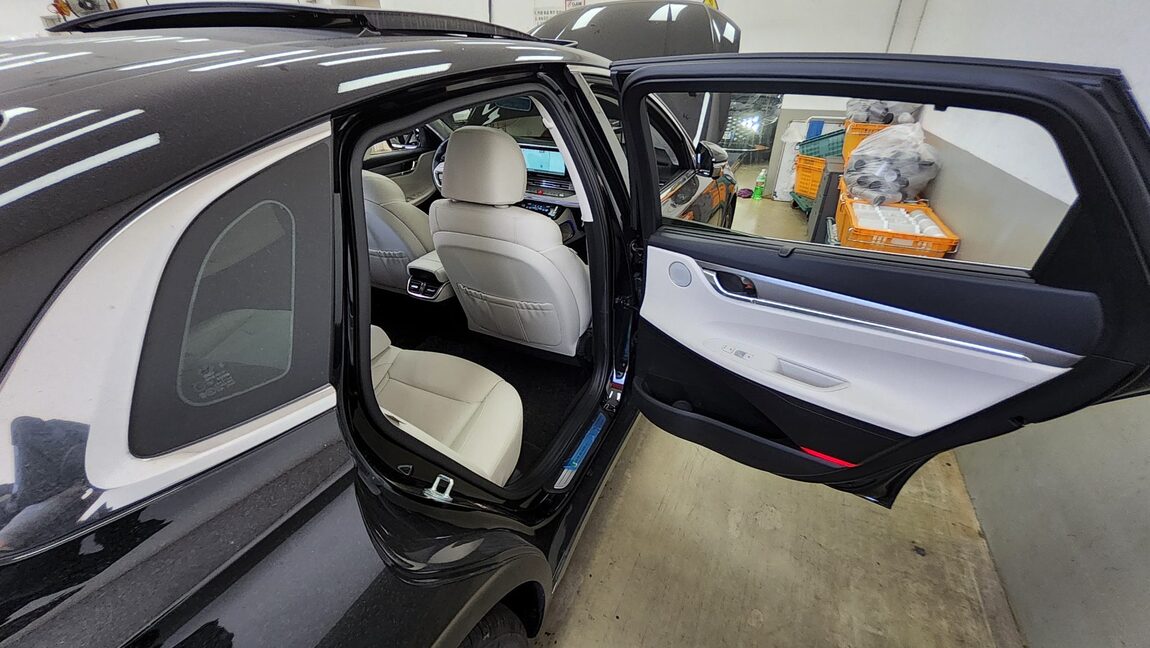 HYUNDAI THE NEW GRANDEUR IG GASOLINE 2.5 LE BLANC 2023 - zdjęcie 13