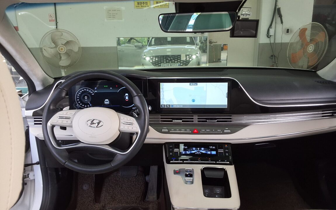 HYUNDAI THE NEW GRANDEUR IG GASOLINE 2.5 LE BLANC 2023 - zdjęcie 11