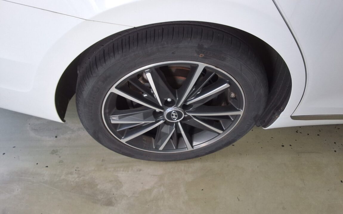 HYUNDAI THE NEW GRANDEUR IG GASOLINE 2.5 LE BLANC 2023 - zdjęcie 27
