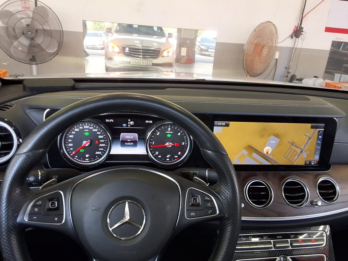 MERCEDES-BENZ E-CLASS (5TH GEN) E220d EXCLUSIVE 2017 - zdjęcie 18