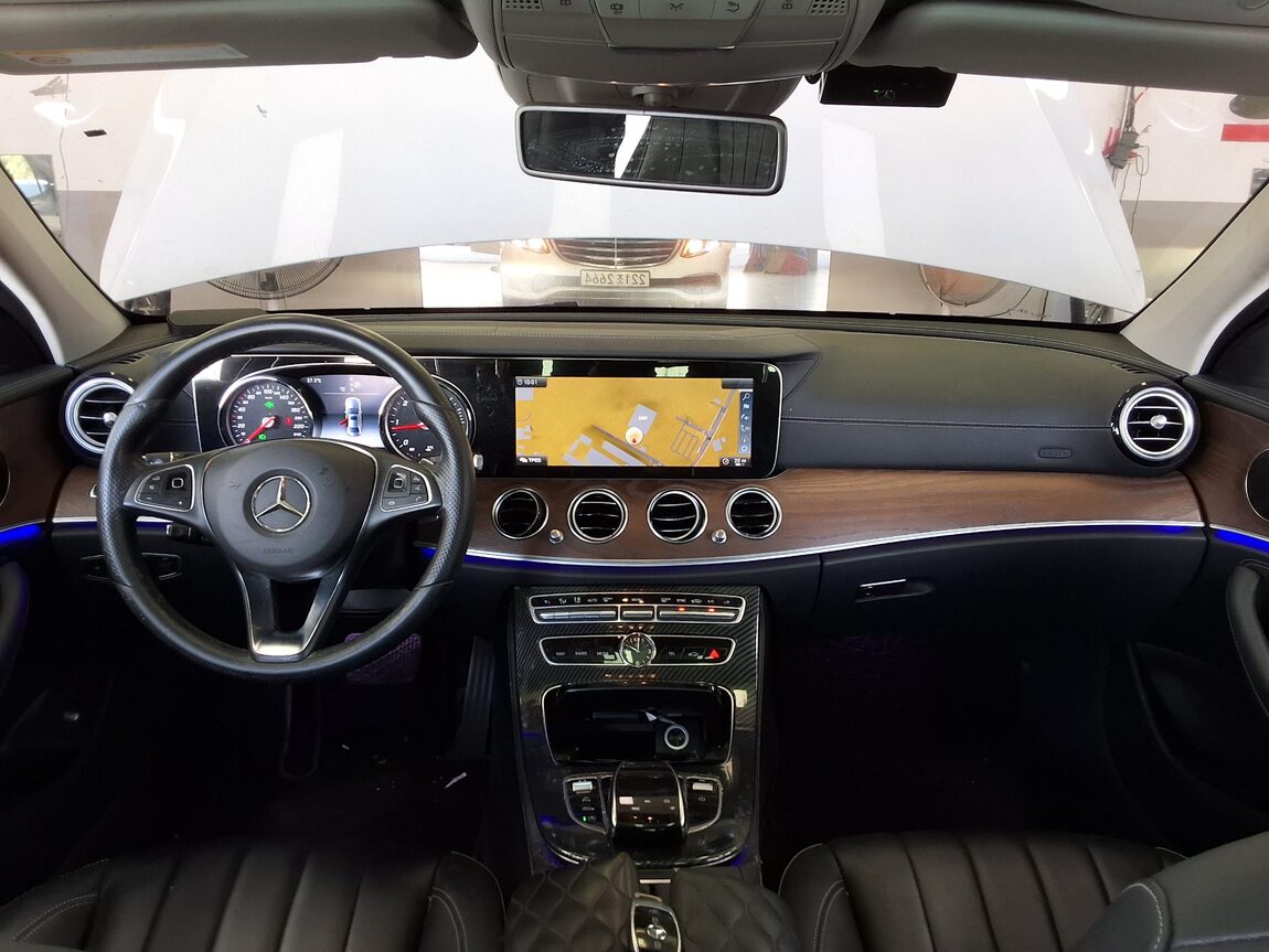 MERCEDES-BENZ E-CLASS (5TH GEN) E220d EXCLUSIVE 2017 - zdjęcie 11