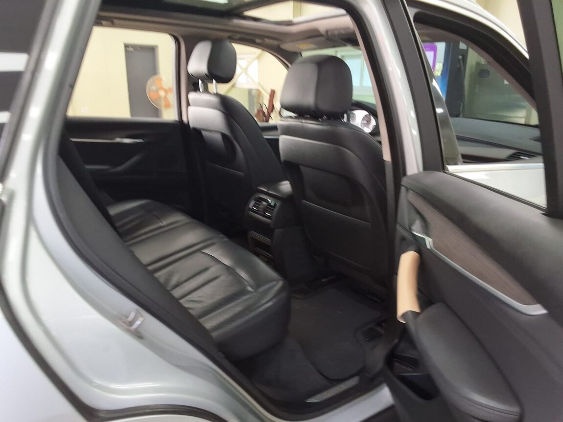 BMW X5 (3RD GEN) 30d xDRIVE 2014 - zdjęcie 14