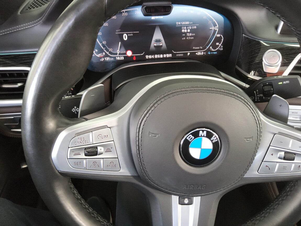 BMW 7 SERIES (6TH GEN) 745e sDRIVE M SPORT PACK 2020 - zdjęcie 17