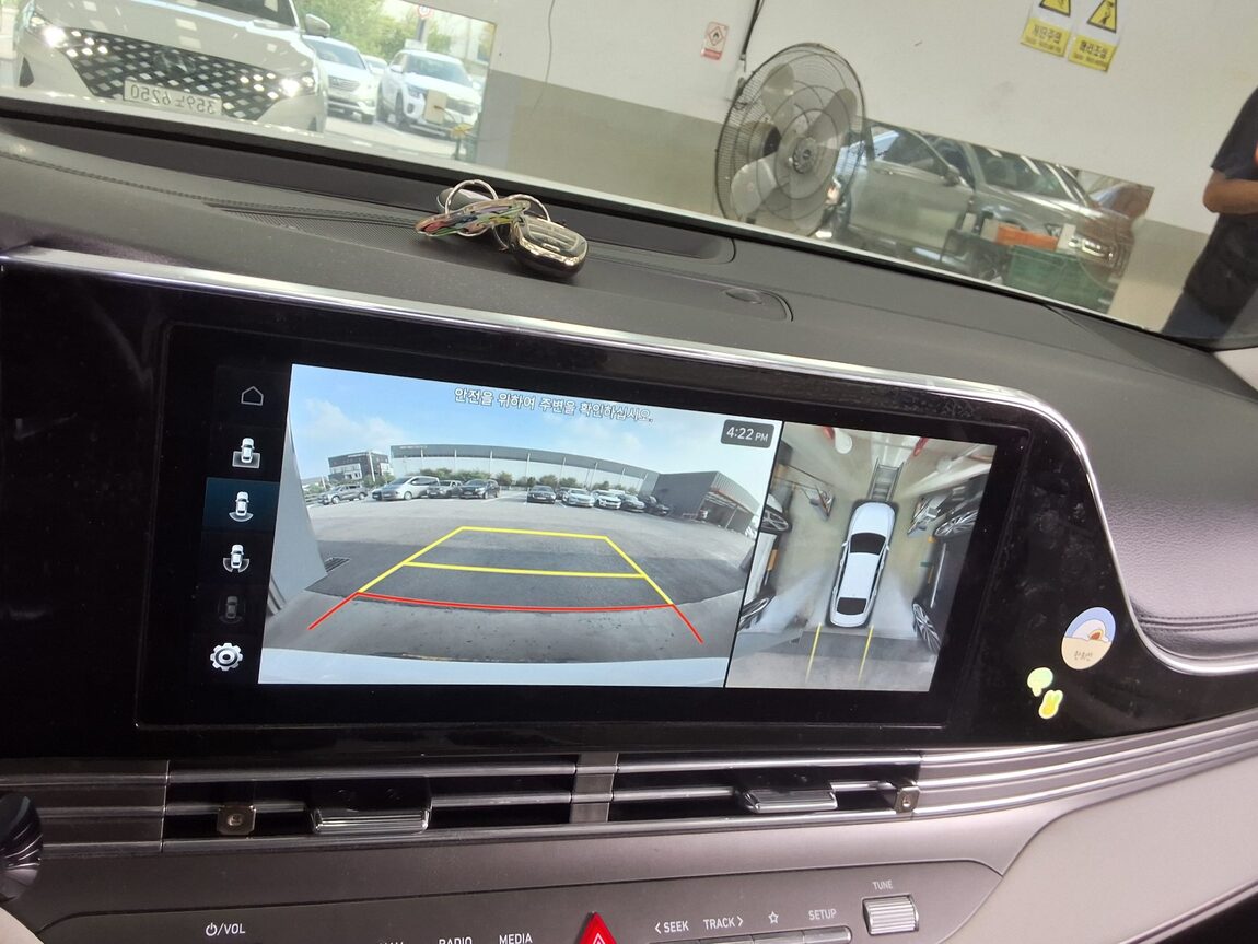 HYUNDAI THE NEW GRANDEUR IG GASOLINE 2.5 LE BLANC 2023 - zdjęcie 18