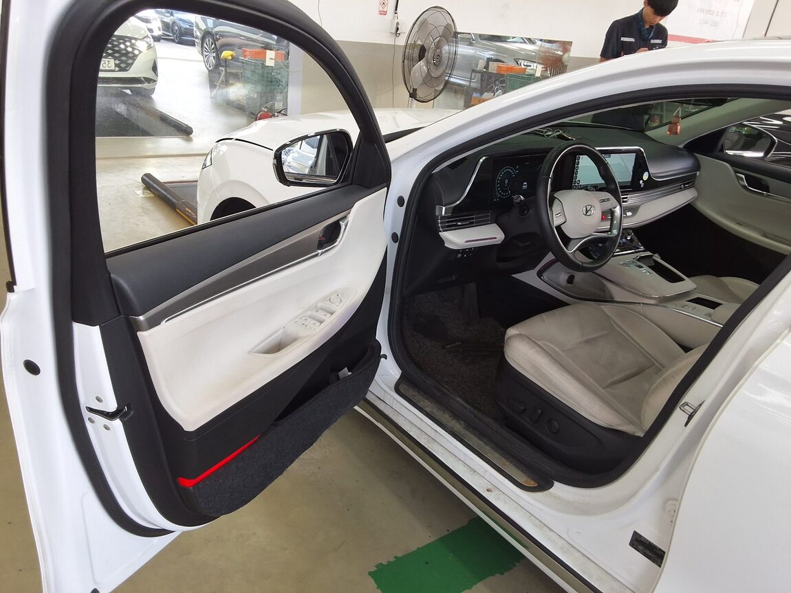 HYUNDAI THE NEW GRANDEUR IG GASOLINE 2.5 LE BLANC 2023 - zdjęcie 10