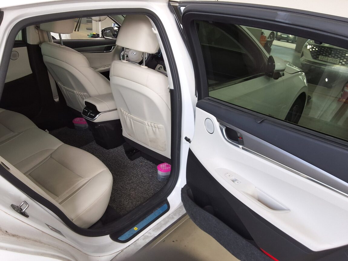HYUNDAI THE NEW GRANDEUR IG GASOLINE 2.5 LE BLANC 2023 - zdjęcie 13