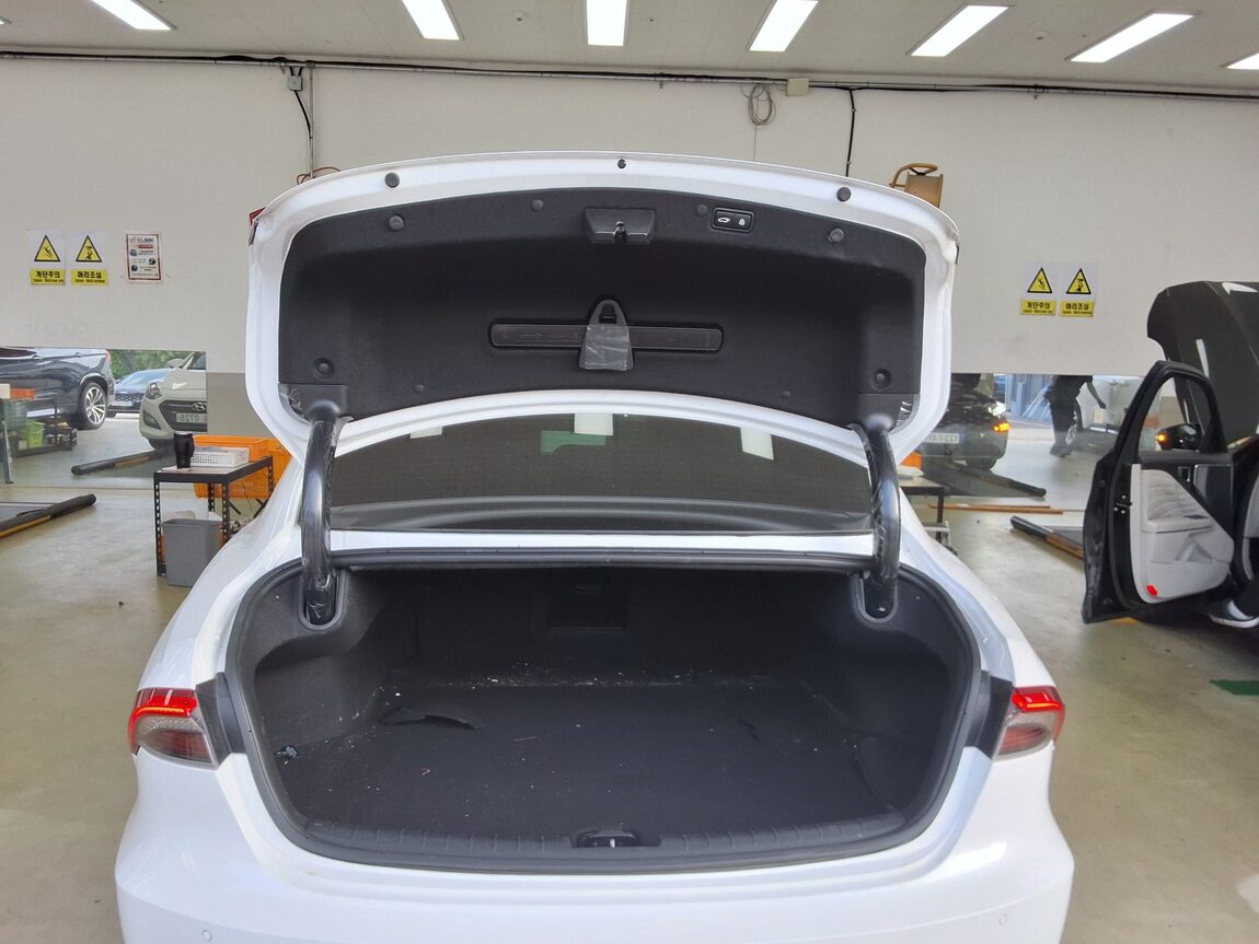 HYUNDAI THE NEW GRANDEUR IG LPi 3.0 RENTAL CAR PREMIUM 2022 - zdjęcie 15