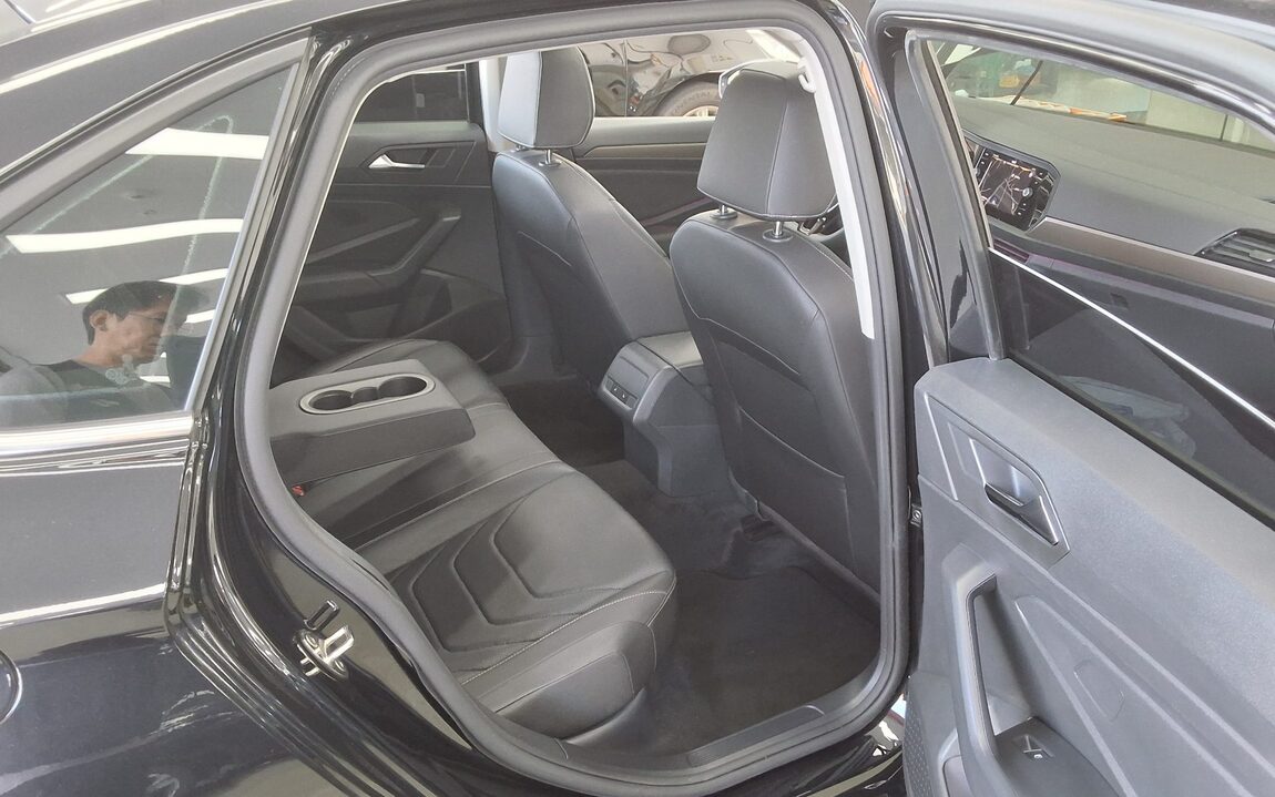VOLKSWAGEN JETTA (7TH GEN) 1.4 TSI PRESTIGE 2021 - zdjęcie 13