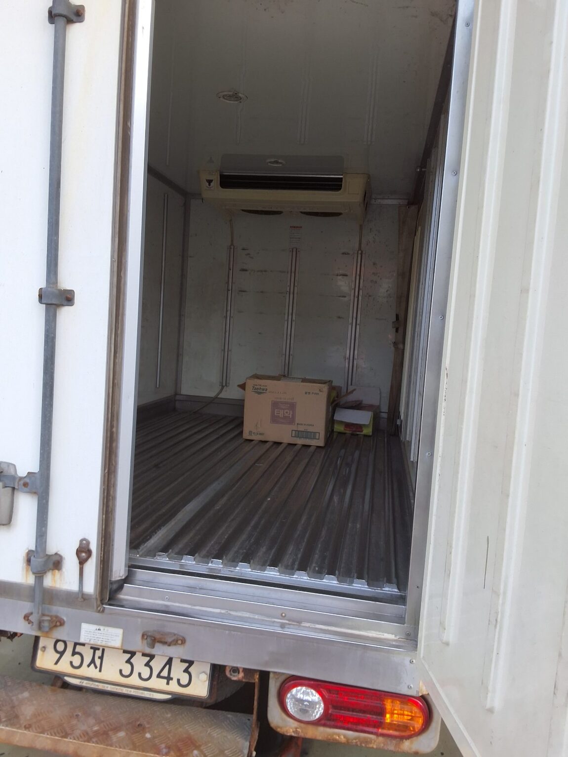 HYUNDAI PORTER II HIGH-ROOF FREEZER BOX TRUCK SUPER CAB TWIN COMPRESSOR 2015 - zdjęcie 13