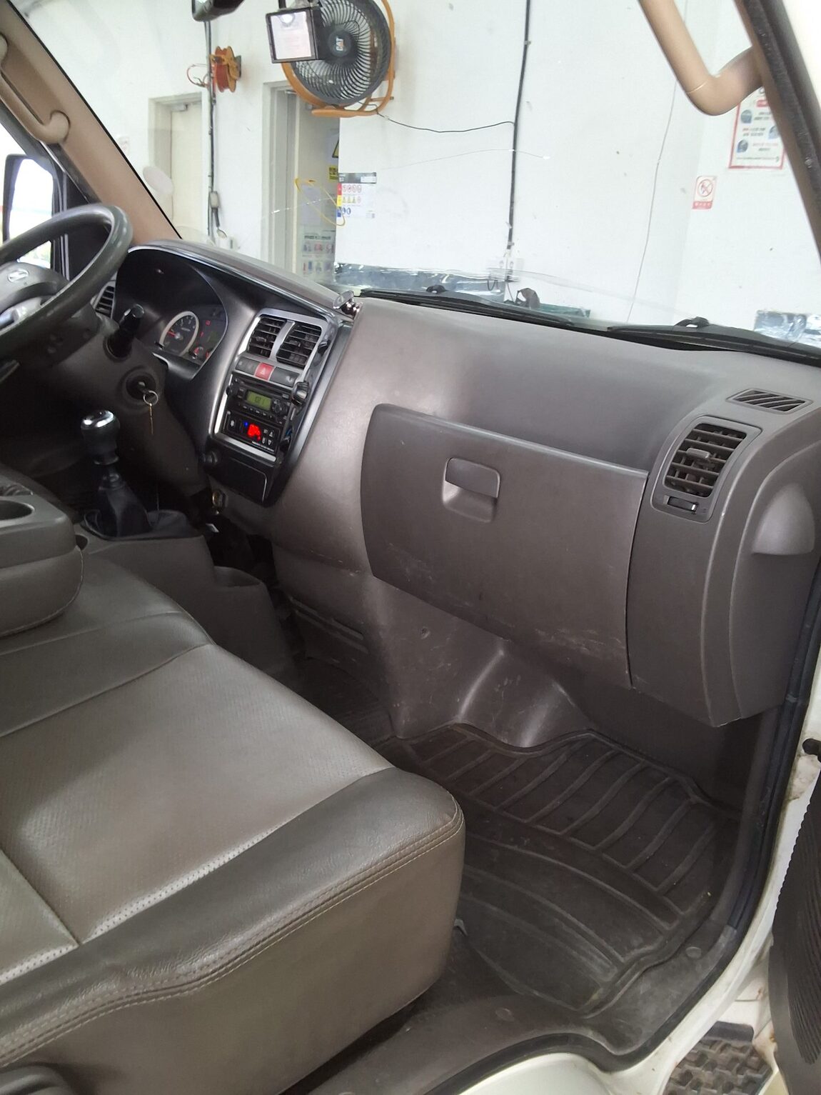 HYUNDAI PORTER II HIGH-ROOF FREEZER BOX TRUCK SUPER CAB TWIN COMPRESSOR 2015 - zdjęcie 12