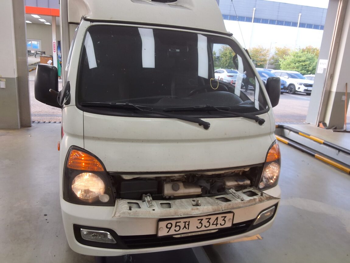 HYUNDAI PORTER II HIGH-ROOF FREEZER BOX TRUCK SUPER CAB TWIN COMPRESSOR 2015 - zdjęcie 17