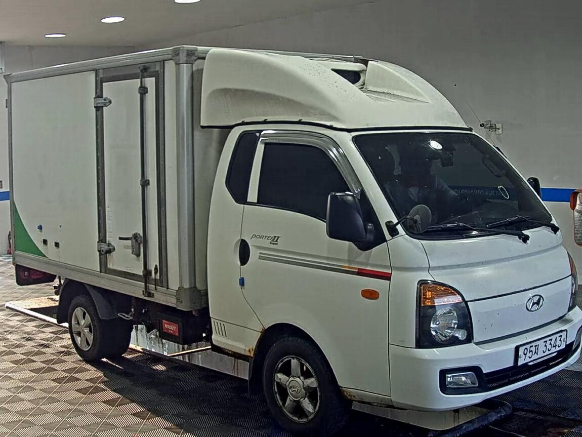 HYUNDAI PORTER II HIGH-ROOF FREEZER BOX TRUCK SUPER CAB TWIN COMPRESSOR 2015 - zdjęcie 3