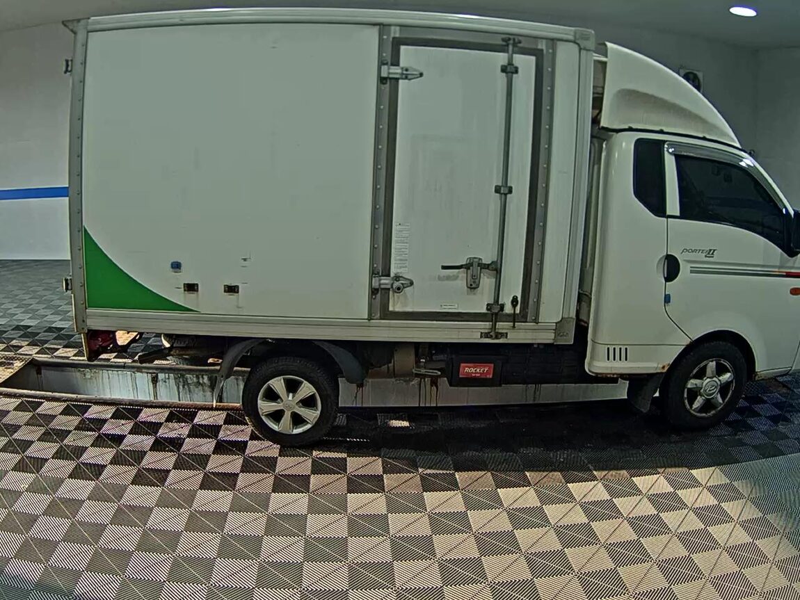 HYUNDAI PORTER II HIGH-ROOF FREEZER BOX TRUCK SUPER CAB TWIN COMPRESSOR 2015 - zdjęcie 4