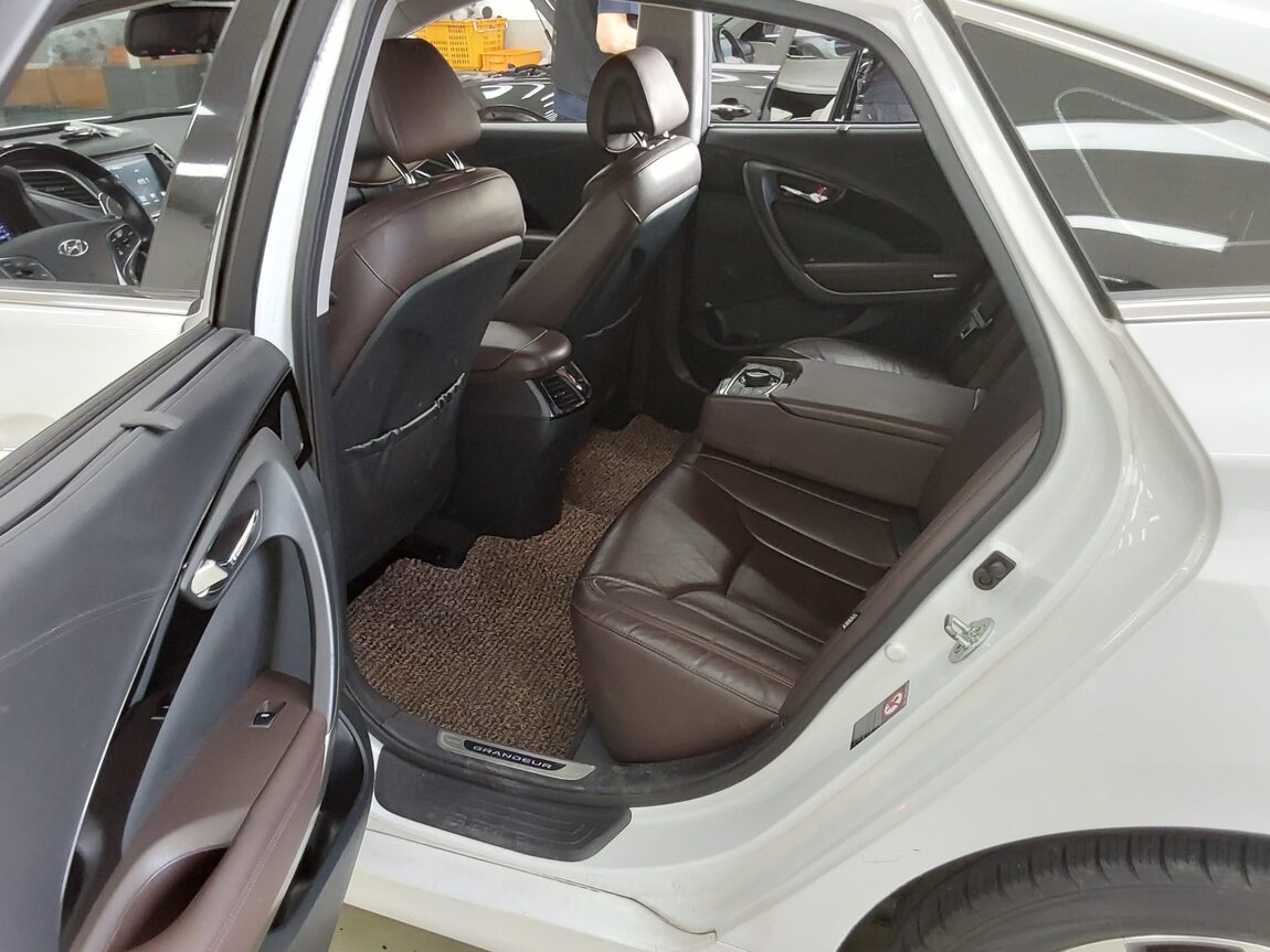 HYUNDAI GRANDEUR HG HG 300 EXCLUSIVE 2016 - zdjęcie 12
