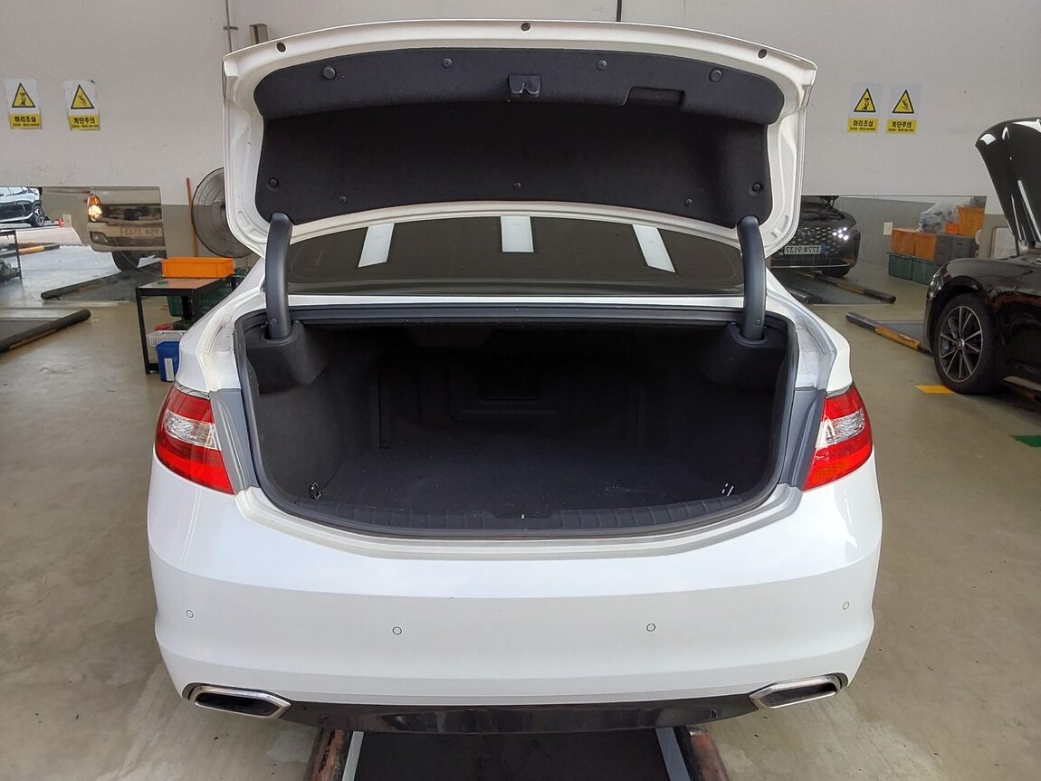 HYUNDAI GRANDEUR HG HG 300 EXCLUSIVE 2016 - zdjęcie 15