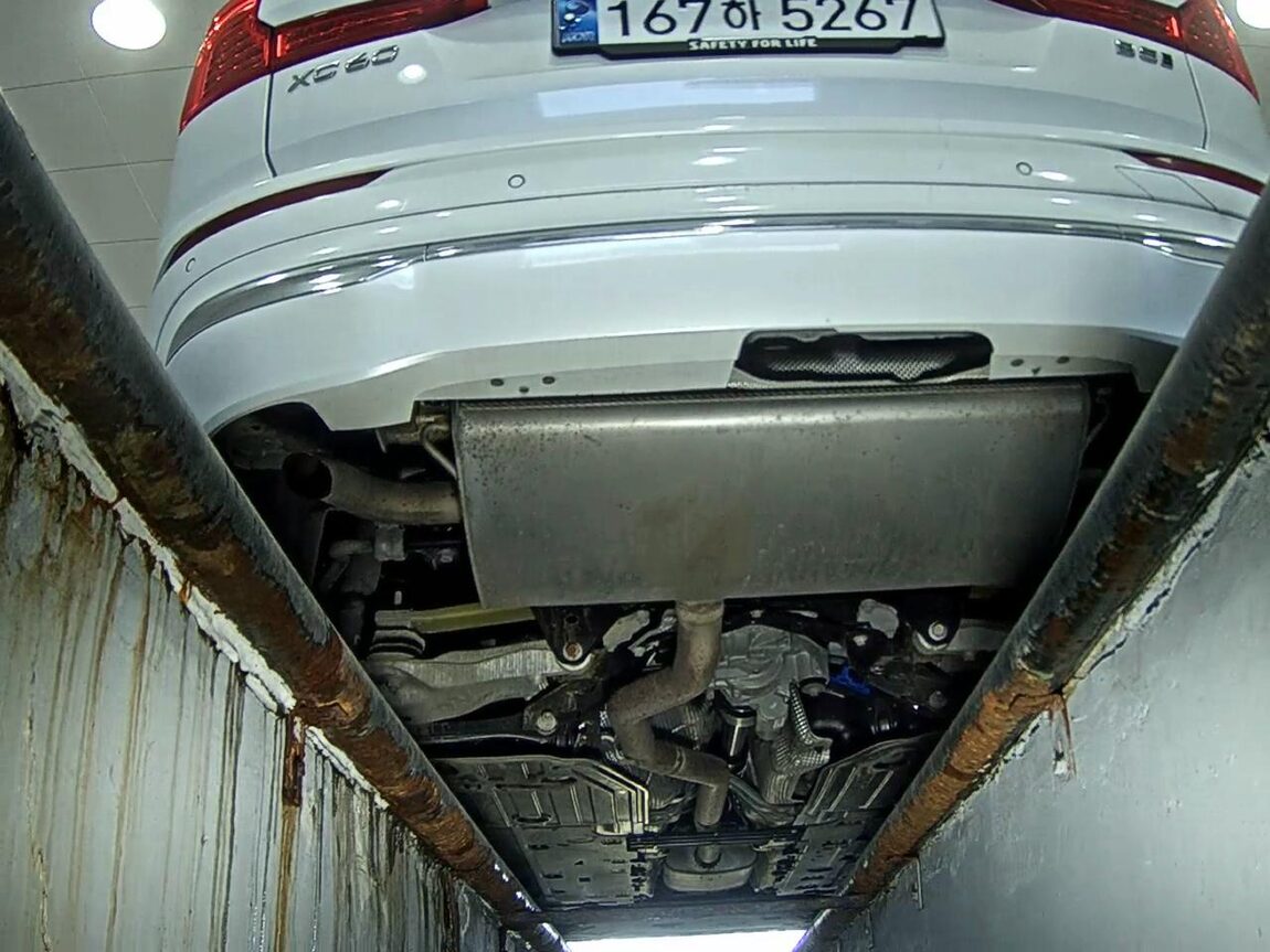 VOLVO XC60 (2ND GEN) B5 AWD ULTRA BRIGHT 2025 - zdjęcie 8