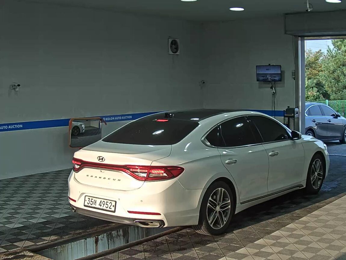 HYUNDAI GRANDEUR IG 3.0 LPi RENTAL CAR EXCLUSIVE 2017 - zdjęcie 5