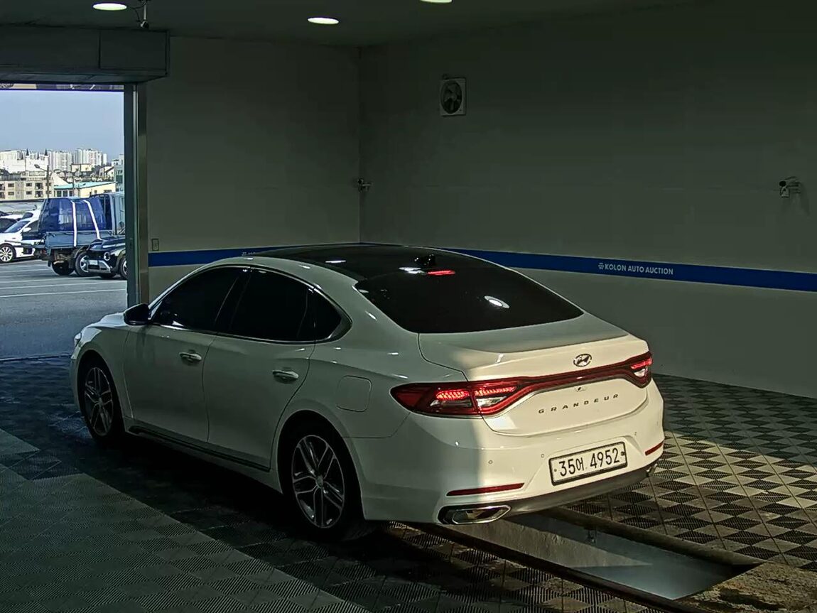 HYUNDAI GRANDEUR IG 3.0 LPi RENTAL CAR EXCLUSIVE 2017 - zdjęcie 6