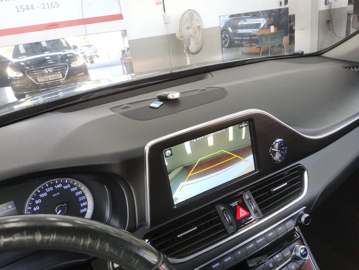 HYUNDAI GRANDEUR IG 3.0 LPi RENTAL CAR MODERN 2019 - zdjęcie 17