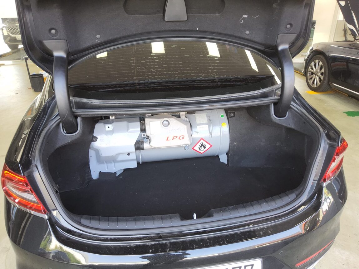 HYUNDAI GRANDEUR IG 3.0 LPi RENTAL CAR MODERN 2019 - zdjęcie 15