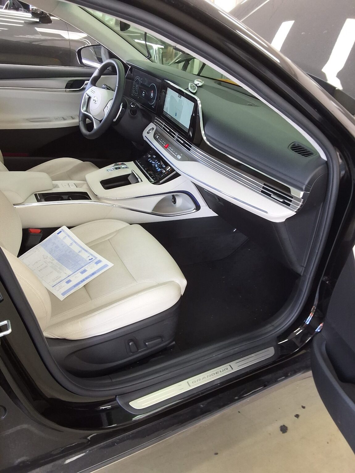 HYUNDAI THE NEW GRANDEUR IG GASOLINE 2.5 LE BLANC 2023 - zdjęcie 14
