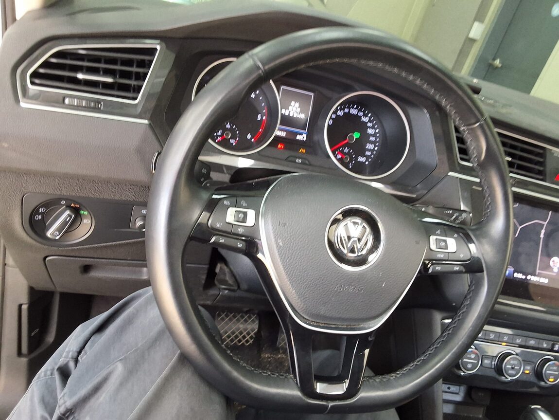 VOLKSWAGEN TIGUAN (2ND GEN) 2.0 TDI PRESTIGE 2020 - zdjęcie 23